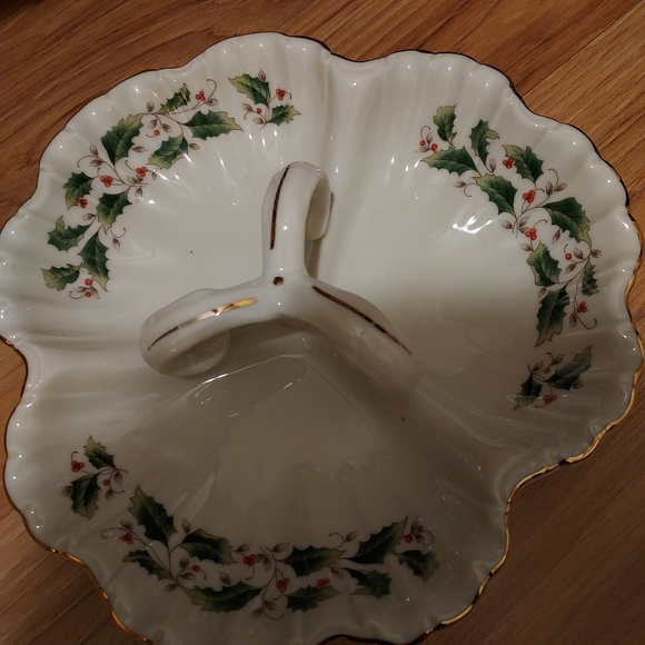 Christmas Holly Holiday 3 Section Handled Candy Dish Gold Trim Porcelain Japan - Picture 7 of 9